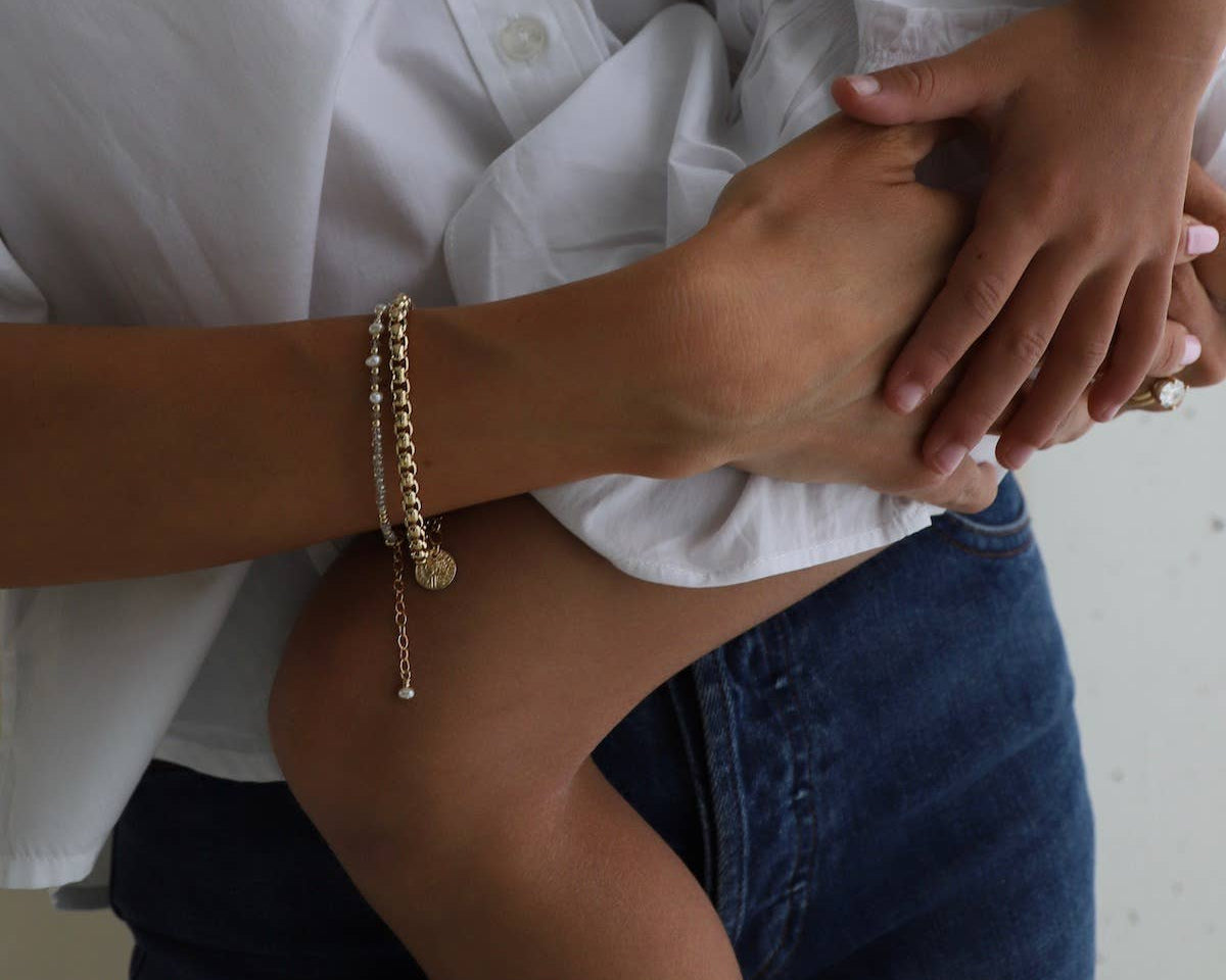 Nova Gold Round Box Chain Bracelet