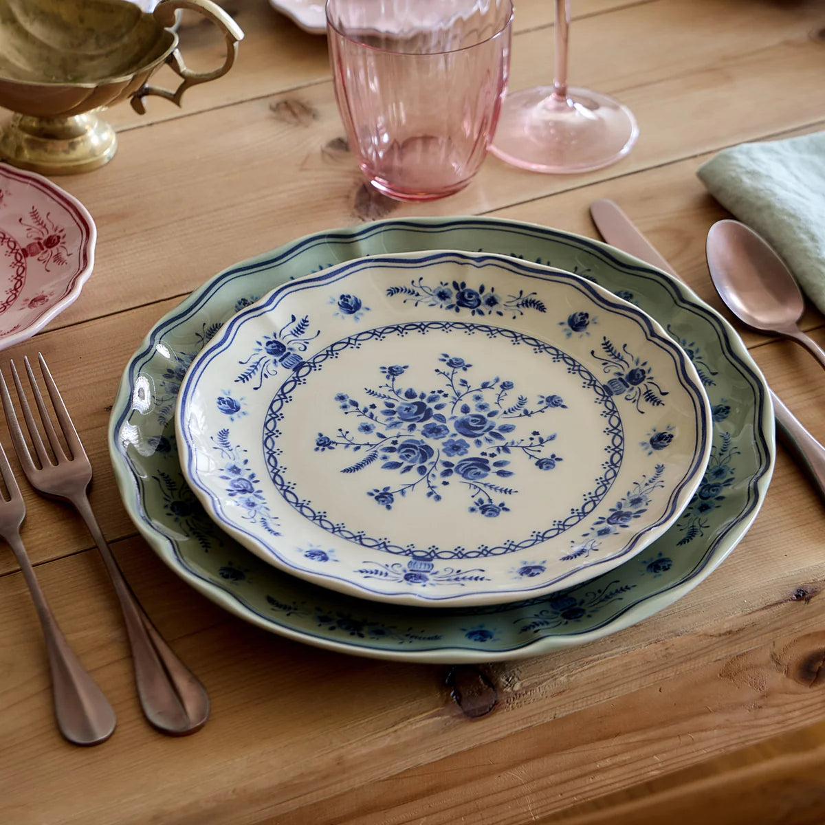 Vila Salad/Dessert Plate Set of 6