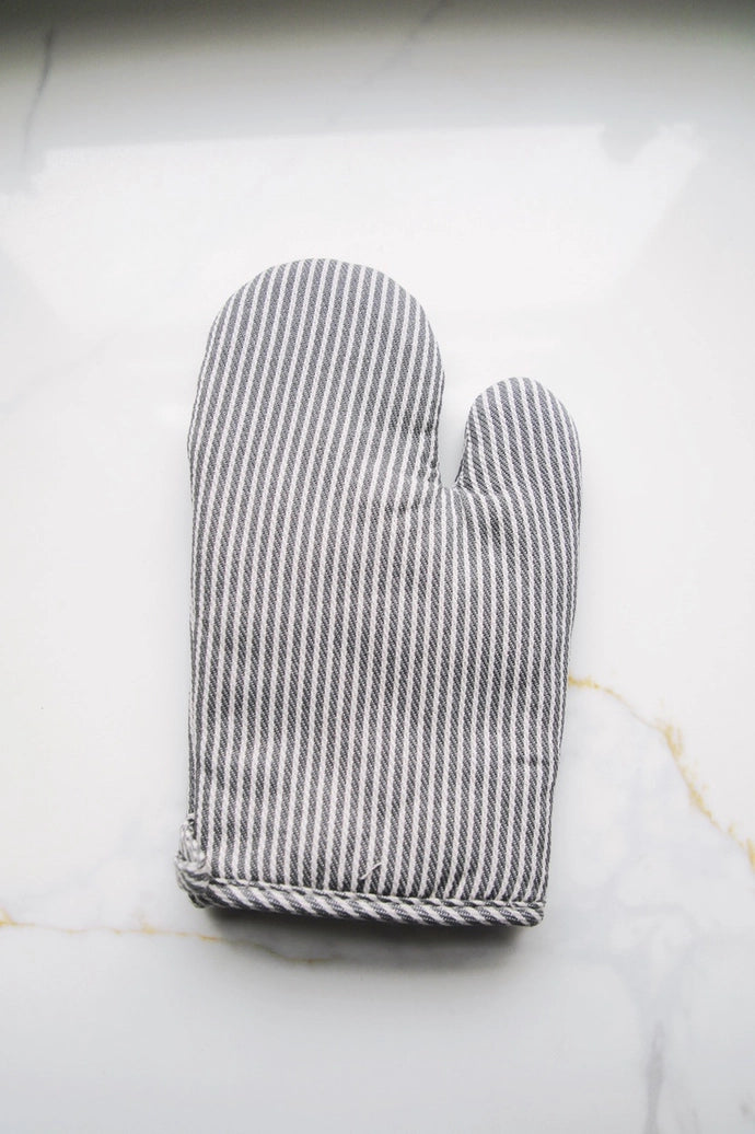 Simple Stripe Oven Mitt