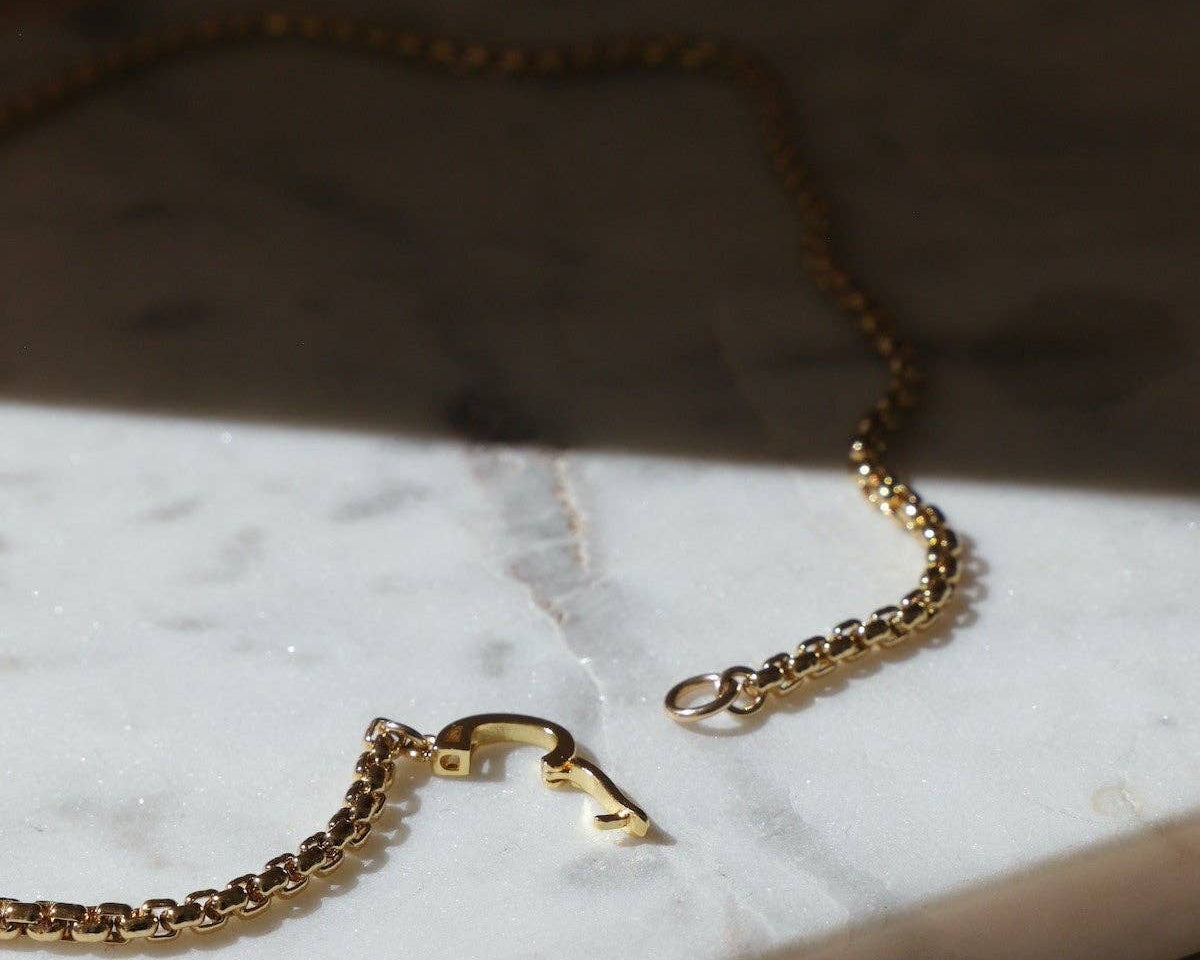 The Aura Chain Gold