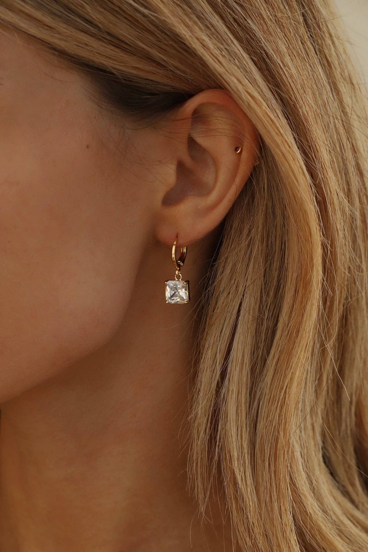 Clear Square Huggies