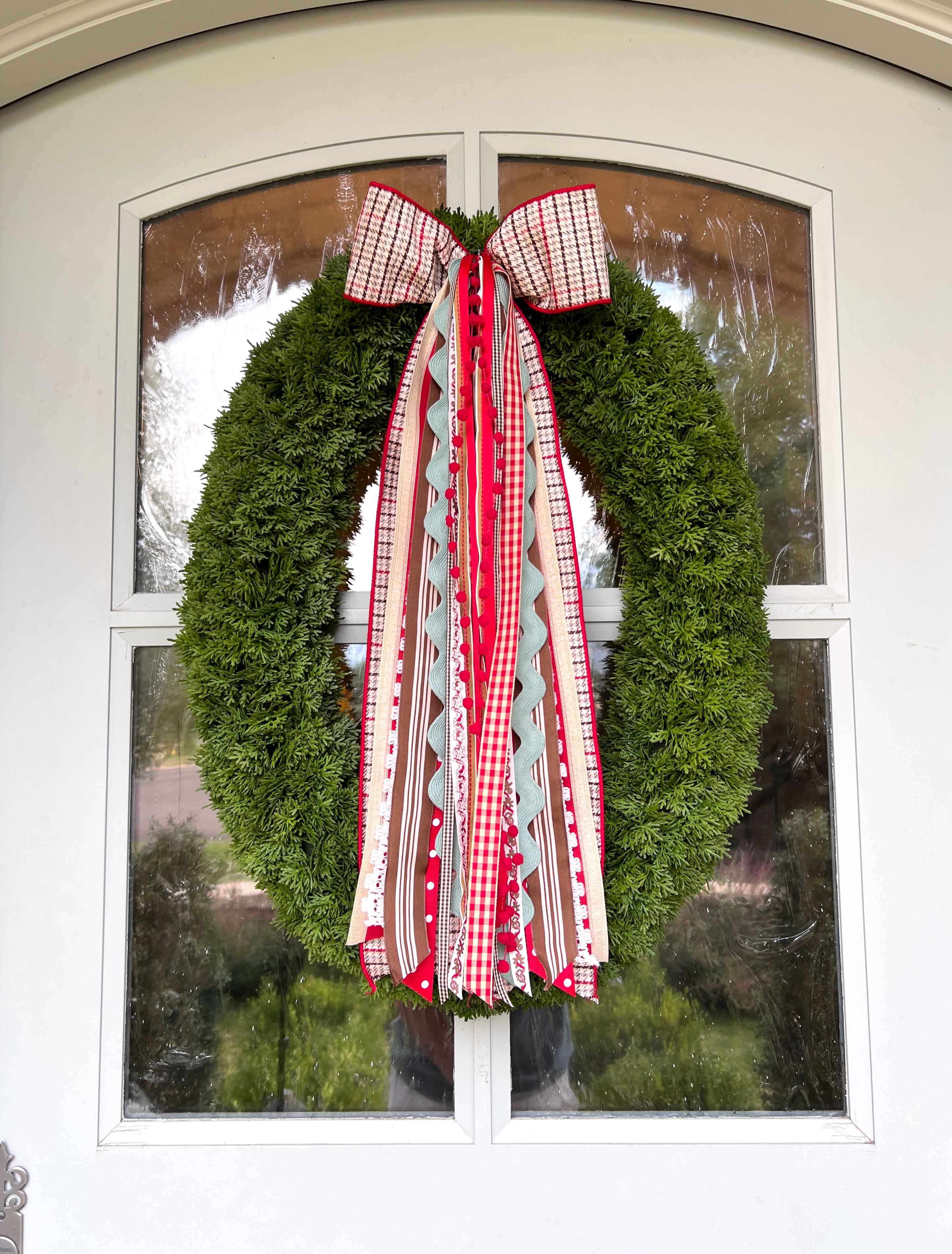 Estate Oval Cedar Wreath 30.5"
