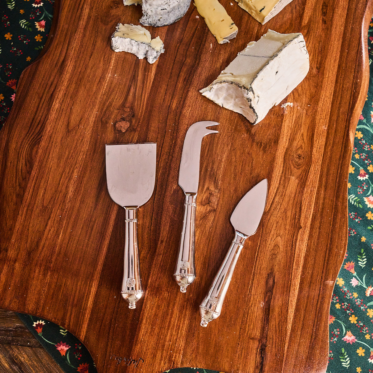 Berry & Thread Cheese Knife Set