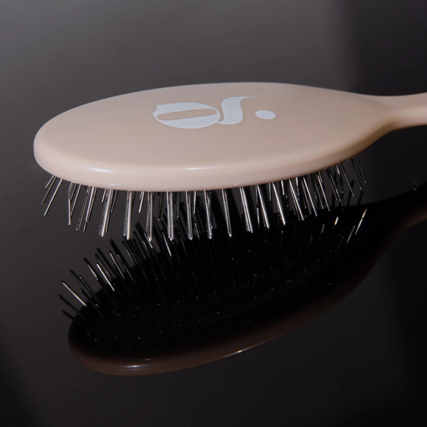 The Detangling Brush