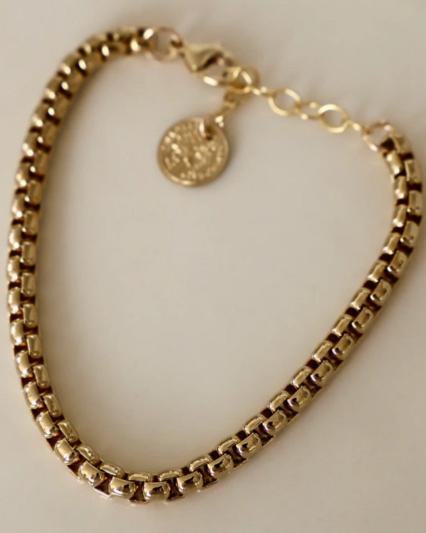 Nova Gold Round Box Chain Bracelet
