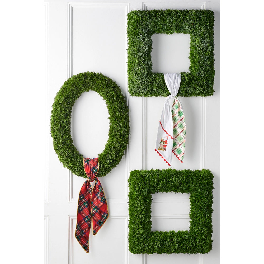 Estate Oval Cedar Wreath 30.5"