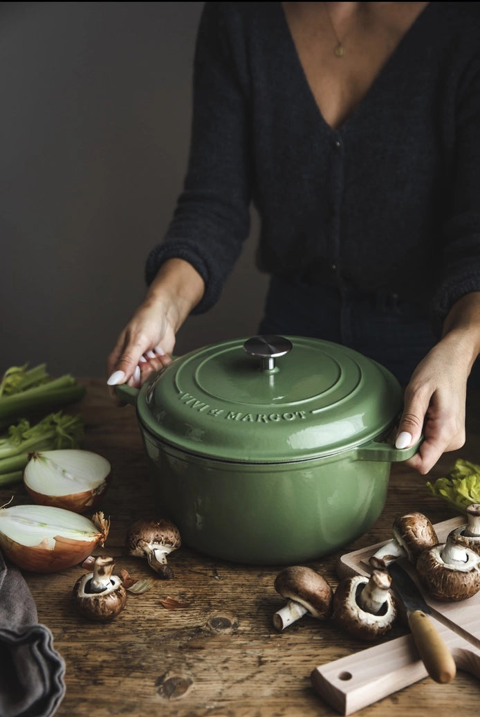 Cast Iron Dutch Oven