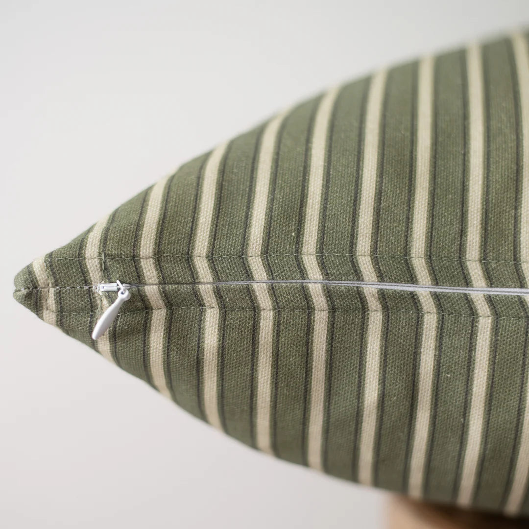 Beck Pillow 22" x 22"