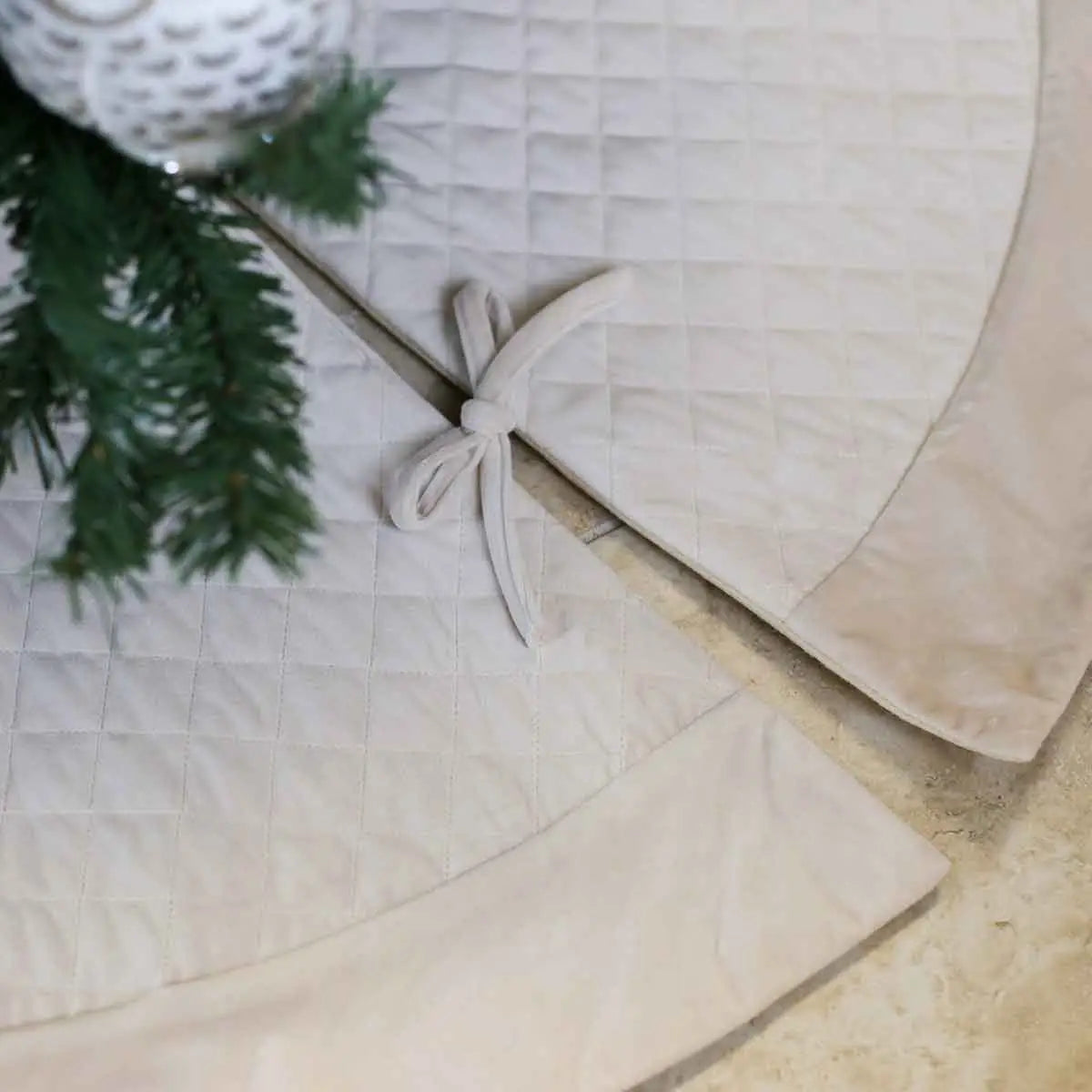 Quilted Tree Skirt Cream 48x48