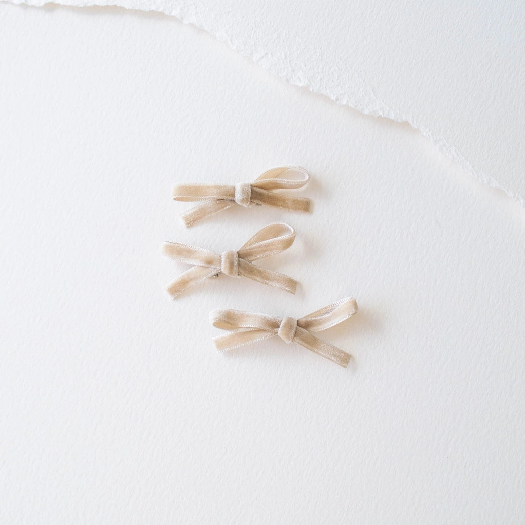 Little Velvet Ribbon Hair Pin Set Beige