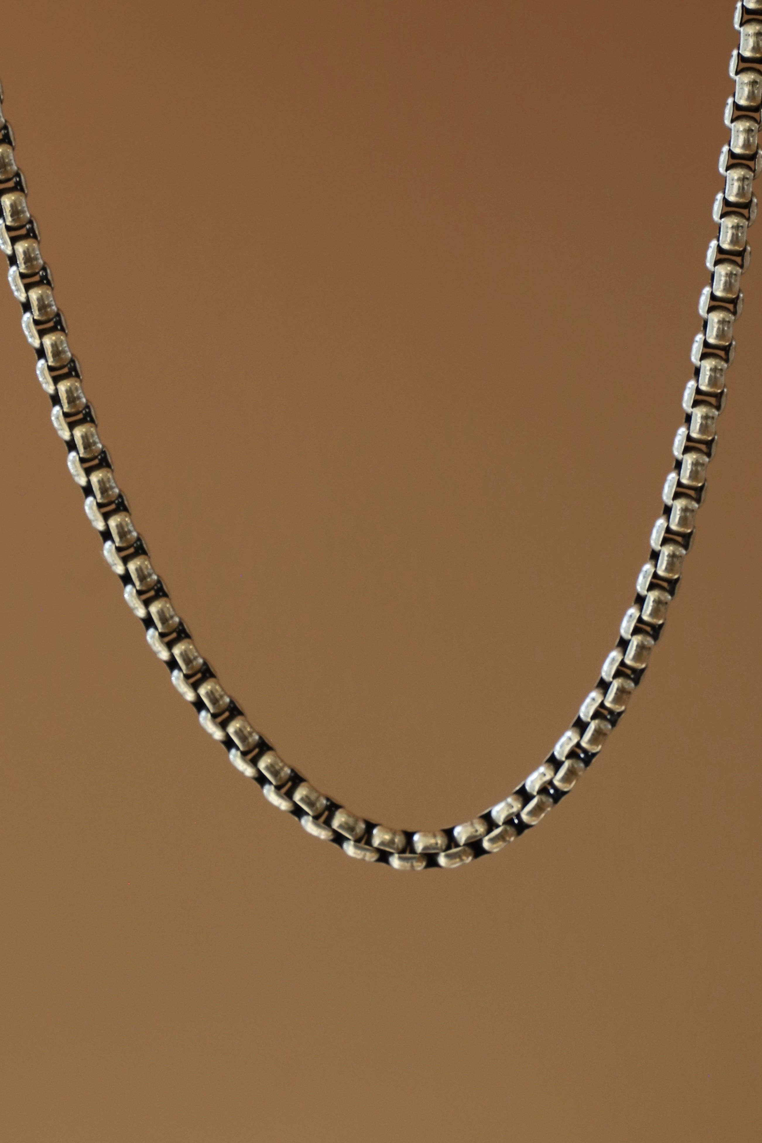 Arlo Mixed Box Chain