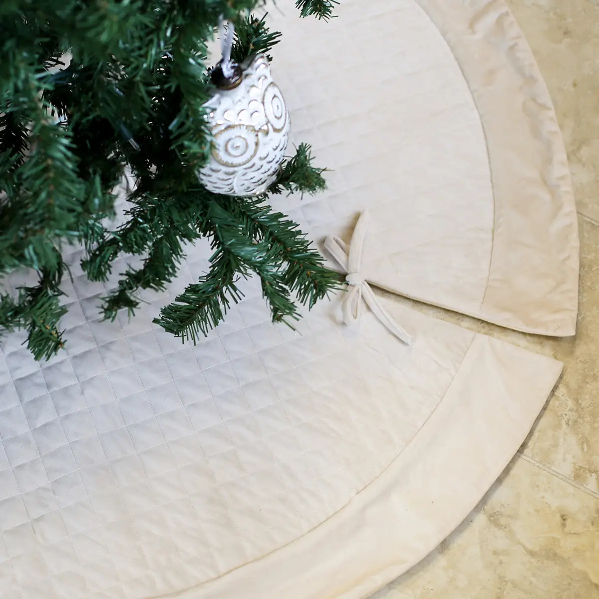 Quilted Tree Skirt Cream 48x48