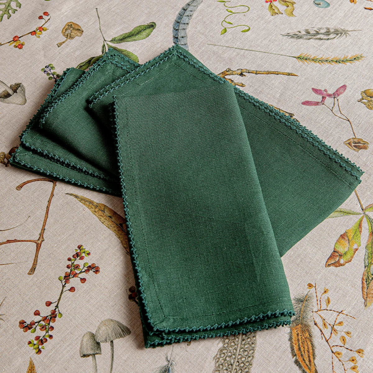 Berry Scallop Napkin Set