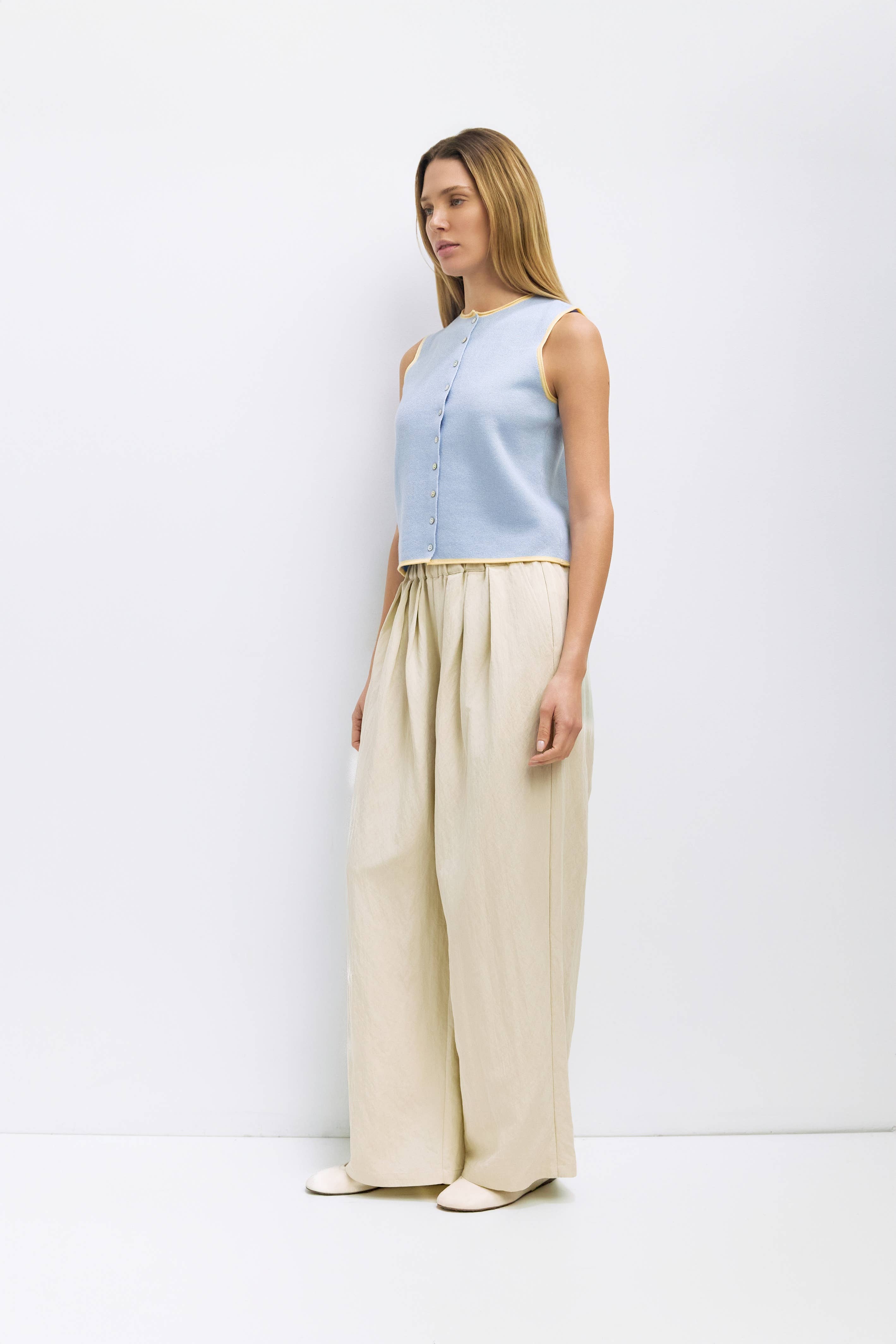 The Lisa Top | Contrast Band Sleeveless Cardigan