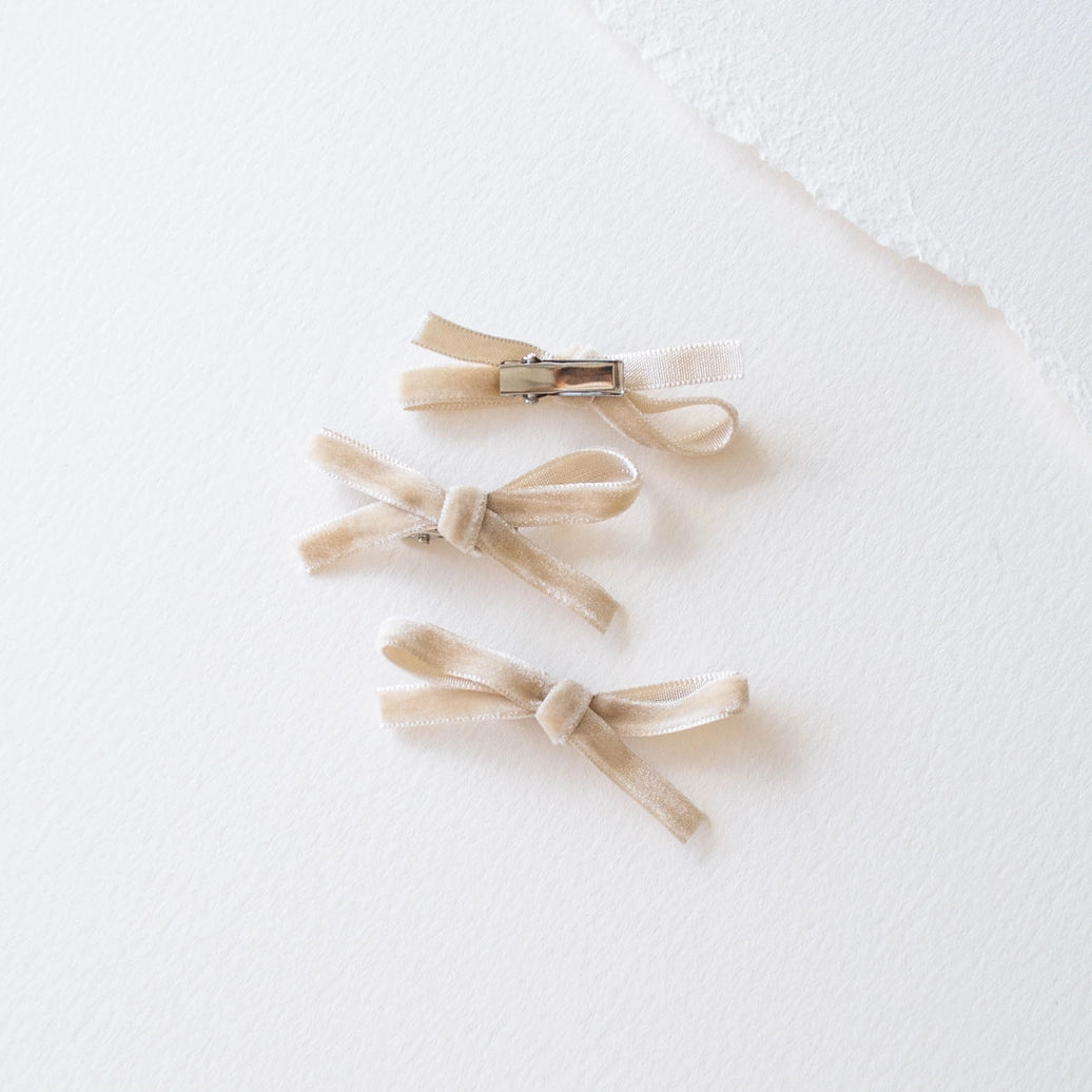 Little Velvet Ribbon Hair Pin Set Beige