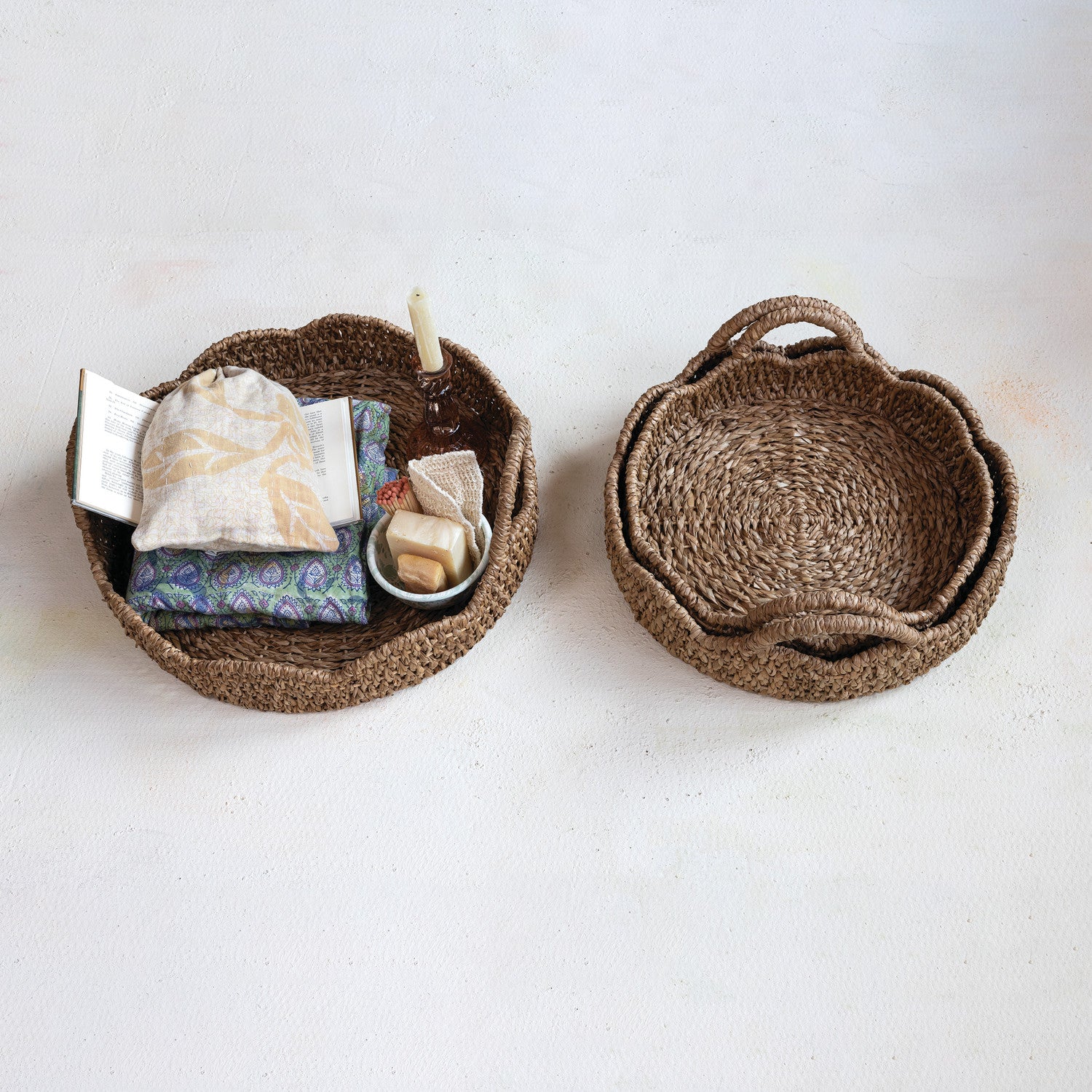 Braided Scalloped Edge Rattan Tray