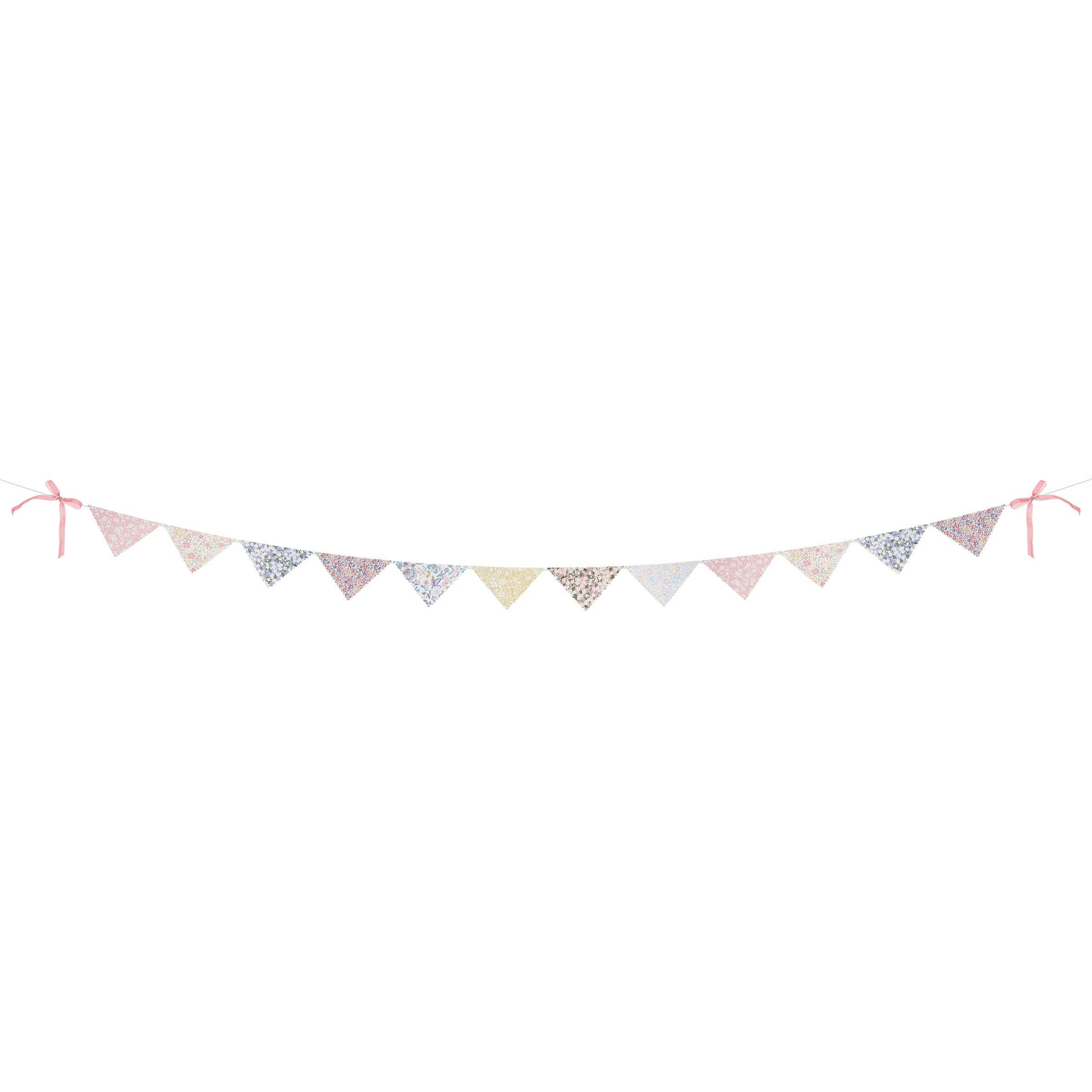 Liberty Scallop Edge Garland