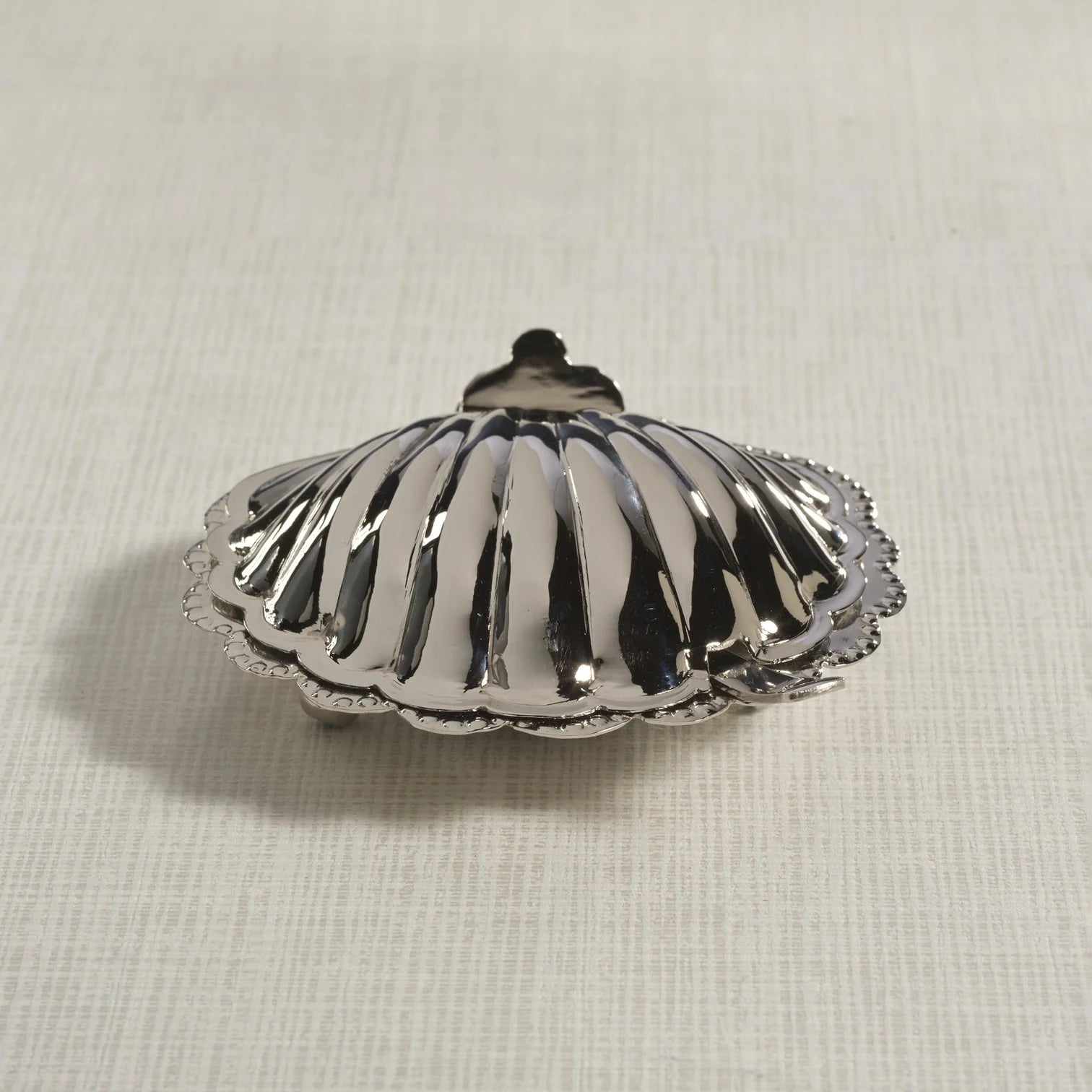 Cap Ferrat Fan Shell Lidded Bowl with Spoon