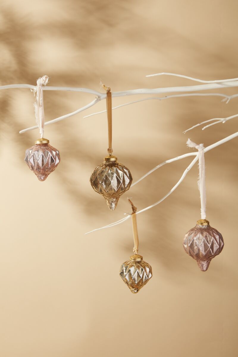 Jaunty Ornament Gold