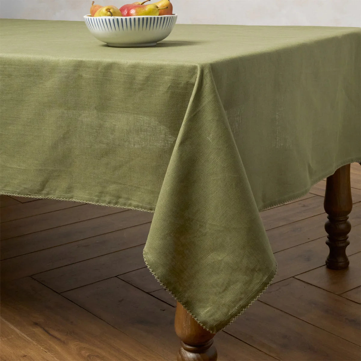 Sage Berry Scallop Tablecloth