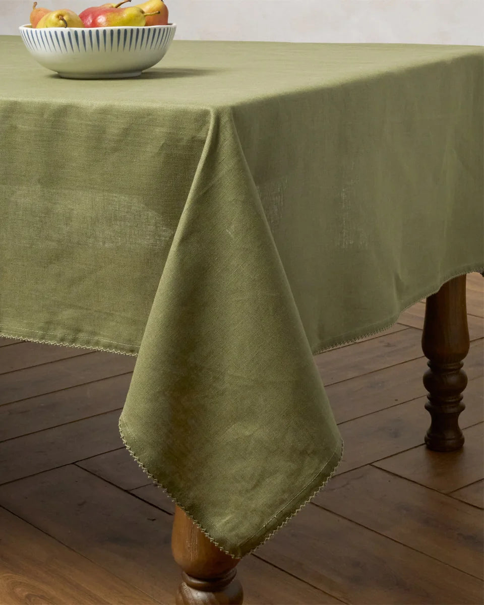 Sage Berry Scallop Tablecloth