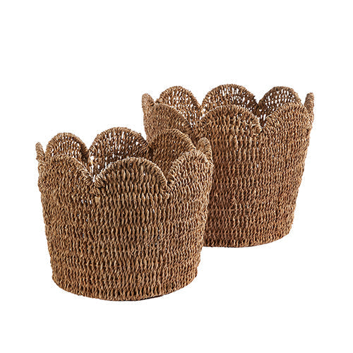 Scalloped basket 12 inches